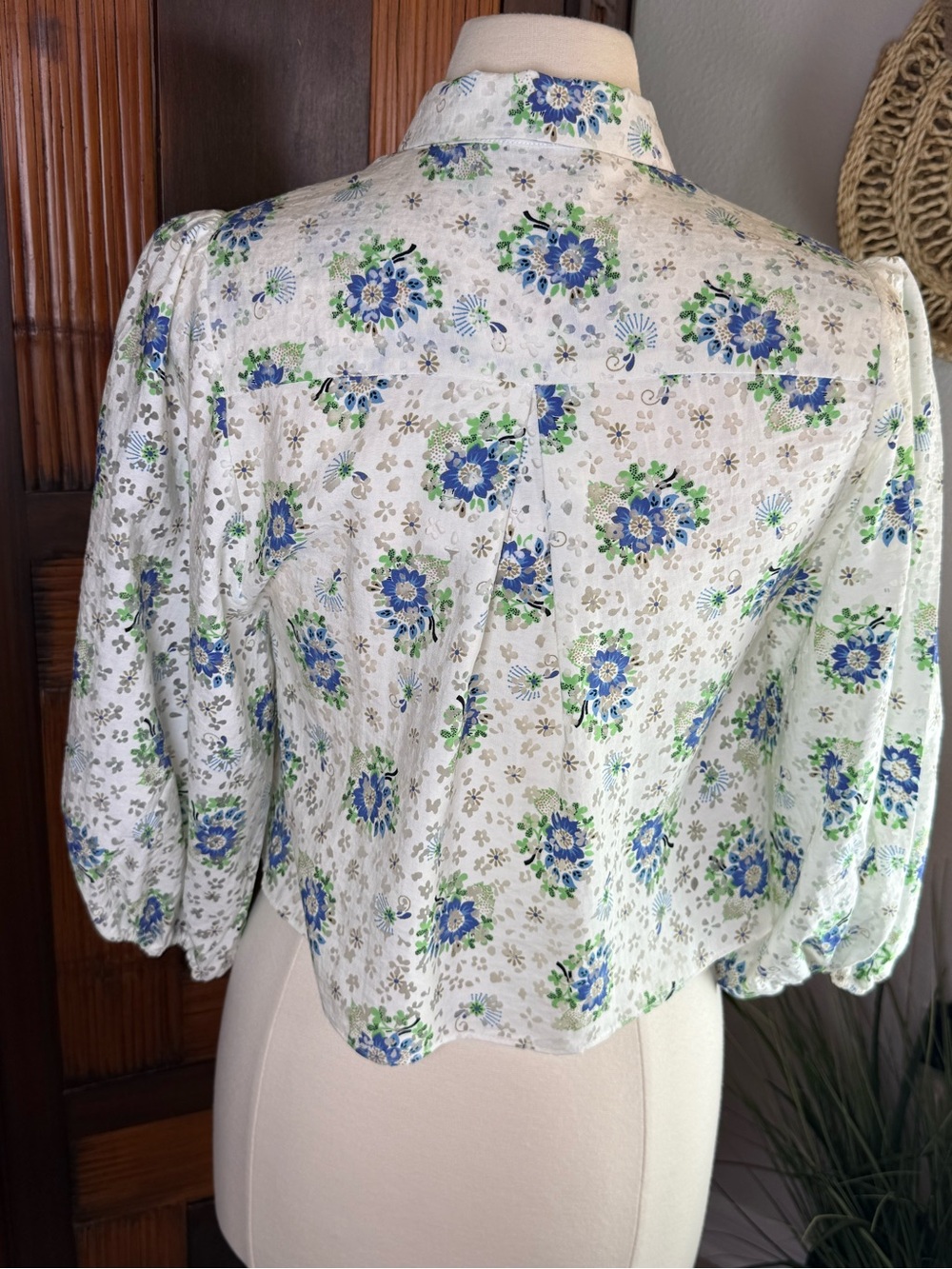 Zara NWT Floral Sheer Puff Sleeve Cropped Button-Up Blouse XS White Blue - Picture 4 of 13